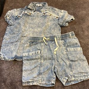 Adorable boys denim set. Runs slim fit- more like a 6/7.